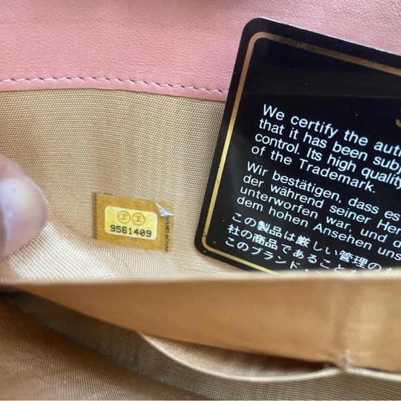 Chanel Pink Caviar with gold tone hardware Double C Zippy Wallet - authentic - Picture 11 of 12